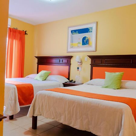 Hotel Las Hamacas La Ceiba Exterior photo